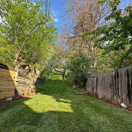 Apartment Old Town Escape - 3br With Private Garden