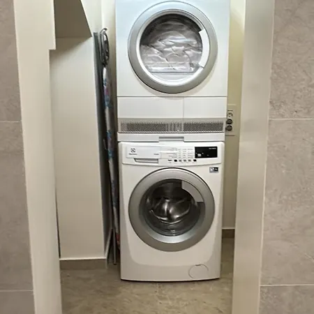 Old Town Escape - 3br With Private Garden