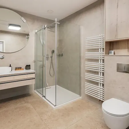 Old Town Escape - 3br With Private Garden *
