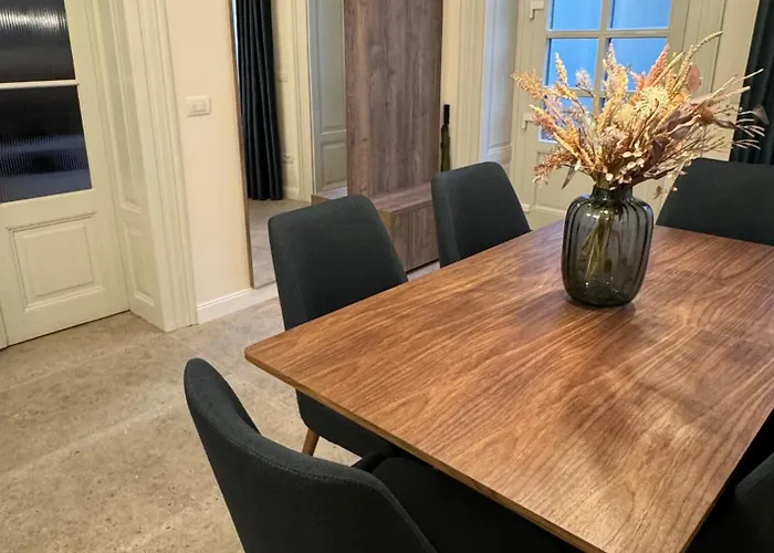 Old Town Escape - With Garden *