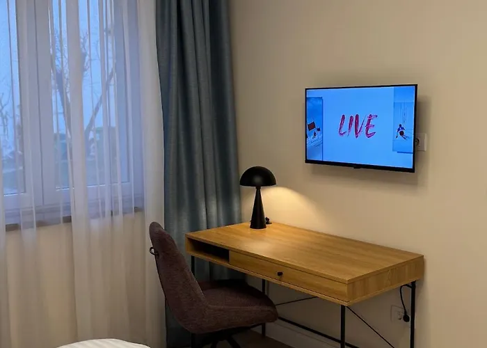 Old Town Escape - 3br With Private Garden בראשוב