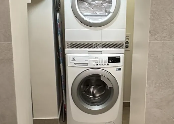 Old Town Escape - 3br With Private Garden